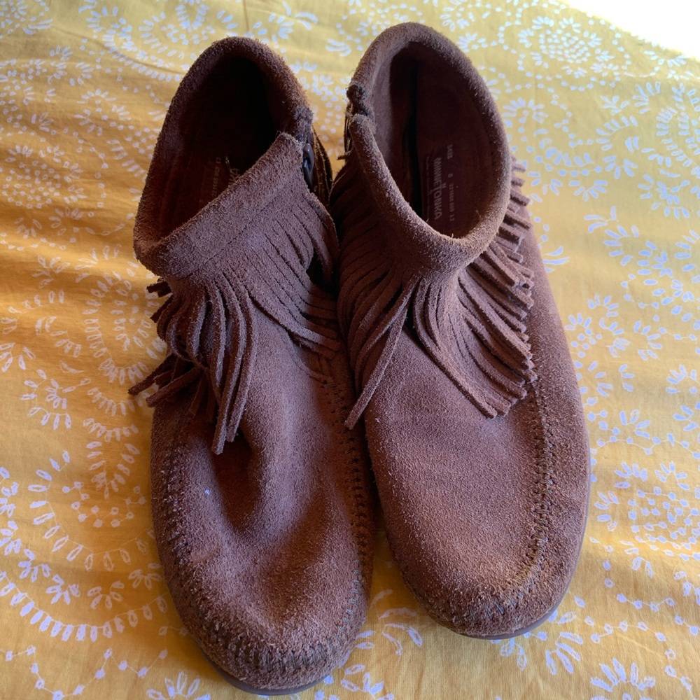 Minnetonka Moccasins Size 8